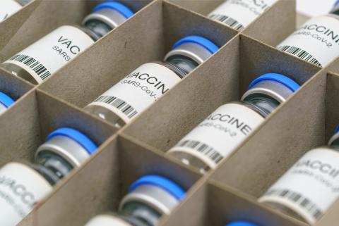 L'objectif, une distribution plus équitable et plus efficace afin que les habitants des pays pauvres aient aussi accès à la vaccination (visuel Adobe Stock 391333220). L'objectif, une distribution plus équitable et plus efficace afin que les habitants des pays pauvres aient aussi accès à la vaccination (visuel Adobe Stock 391333220).