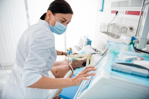 L'idée est de stimuler un processus cellulaire naturel pour réduire les dommages éventuels : augmenter les niveaux d’un miARN régulateur du système immunitaire inné, activé naturellement par le stress mécanique (Visuel Adobe Stock 226315201) L'idée est de stimuler un processus cellulaire naturel pour réduire les dommages éventuels : augmenter les niveaux d’un miARN régulateur du système immunitaire inné, activé naturellement par le stress mécanique (Visuel Adobe Stock 226315201).