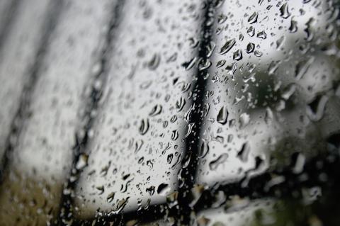 D’une manière générale, un bon niveau d’hygrométrie varie entre 45 % et 65 %. Si le taux d’hygrométrie est au-delà de cet intervalle, votre habitat est réellement menacé par l’humidité. D’une manière générale, un bon niveau d’hygrométrie varie entre 45 % et 65 %. Si le taux d’hygrométrie est au-delà de cet intervalle, votre habitat est réellement menacé par l’humidité.